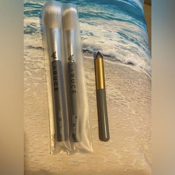 Bundle of brushes - Picture 1 of 1
